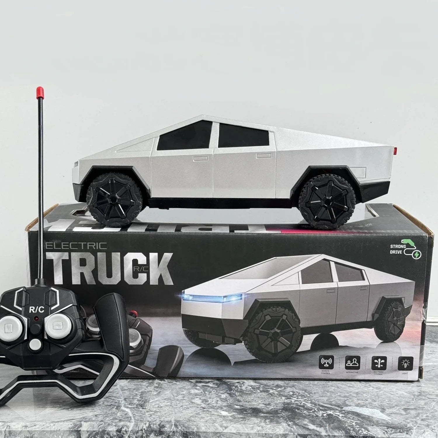 🚗 Tesla Pickup Model Toy Car – Remote Control Simulation