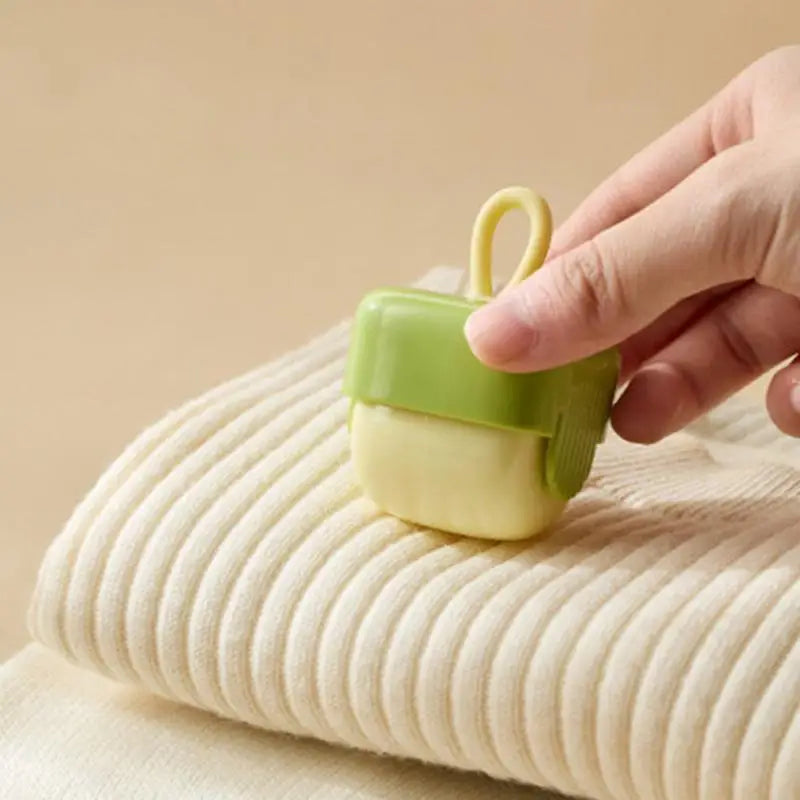 🧥 Portable Lint & Pet Hair Remover Roller