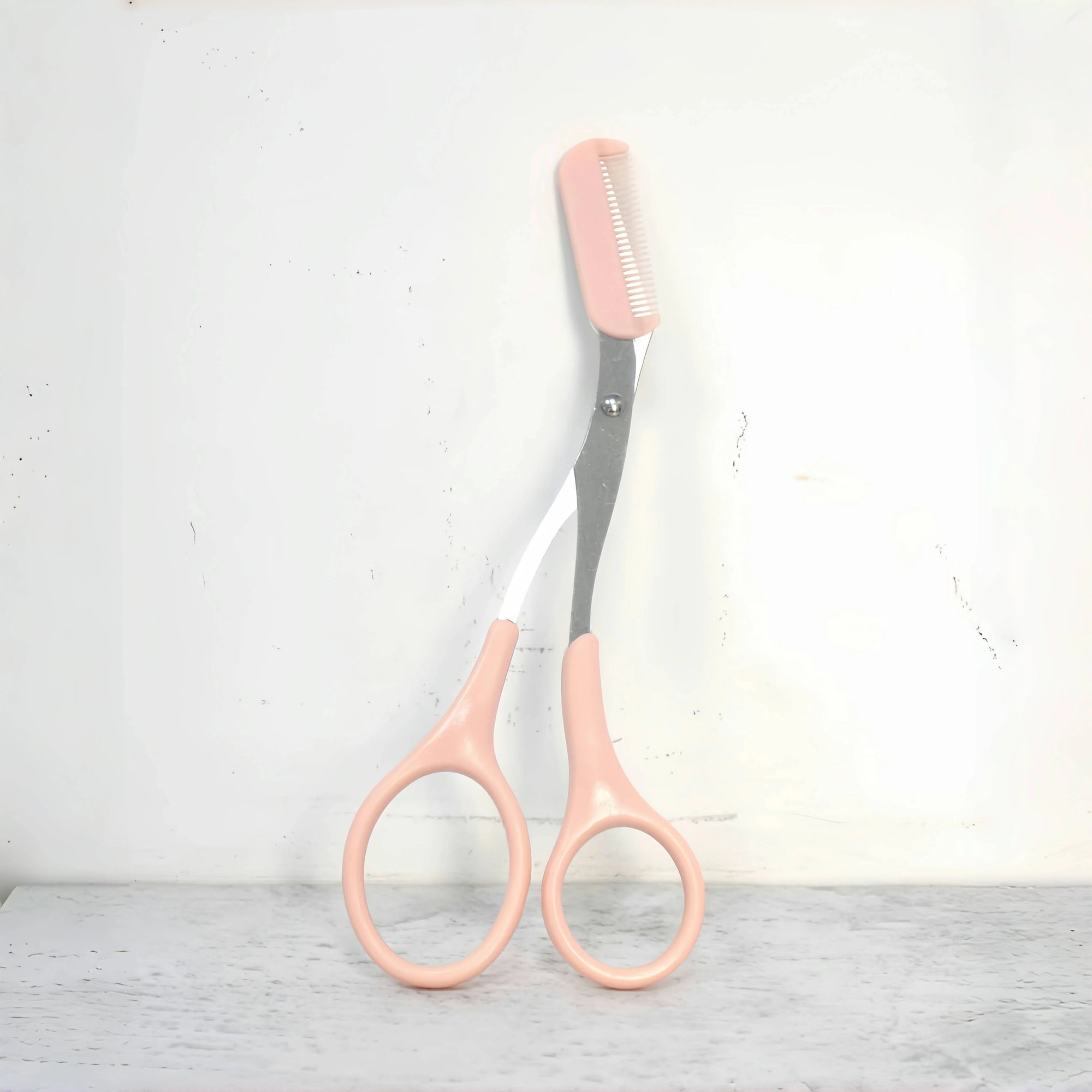 💗✂️ Pink Eyebrow Trimming Scissors with Built-In Comb – Stainless Steel Precise Grooming Tool