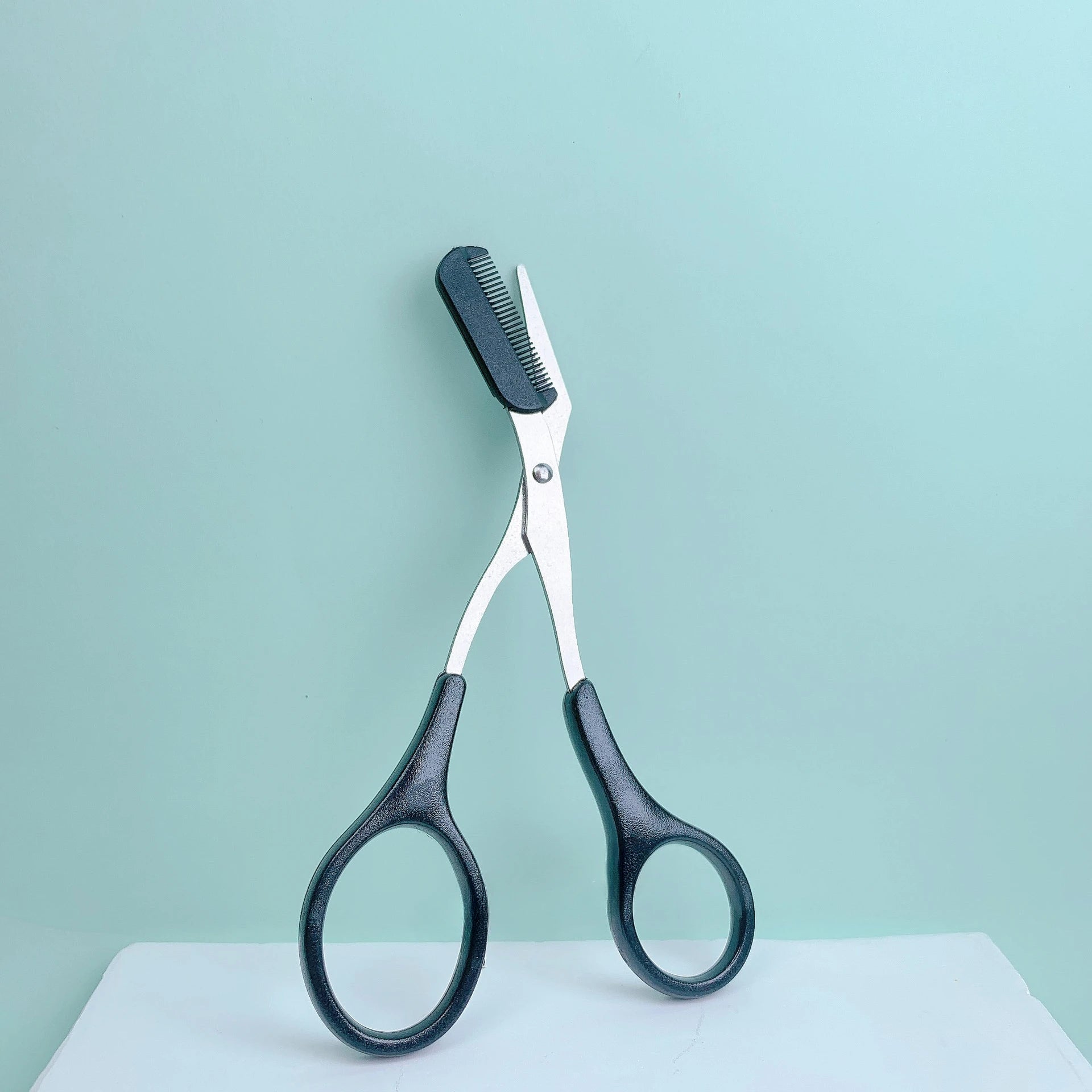 💗✂️ Pink Eyebrow Trimming Scissors with Built-In Comb – Stainless Steel Precise Grooming Tool